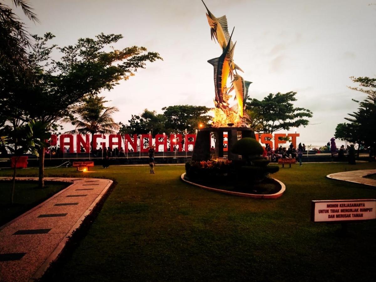 Long Beach Hotel Pangandaran Kültér fotó