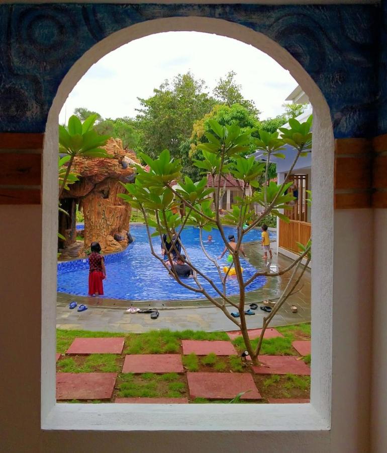 Long Beach Hotel Pangandaran Kültér fotó