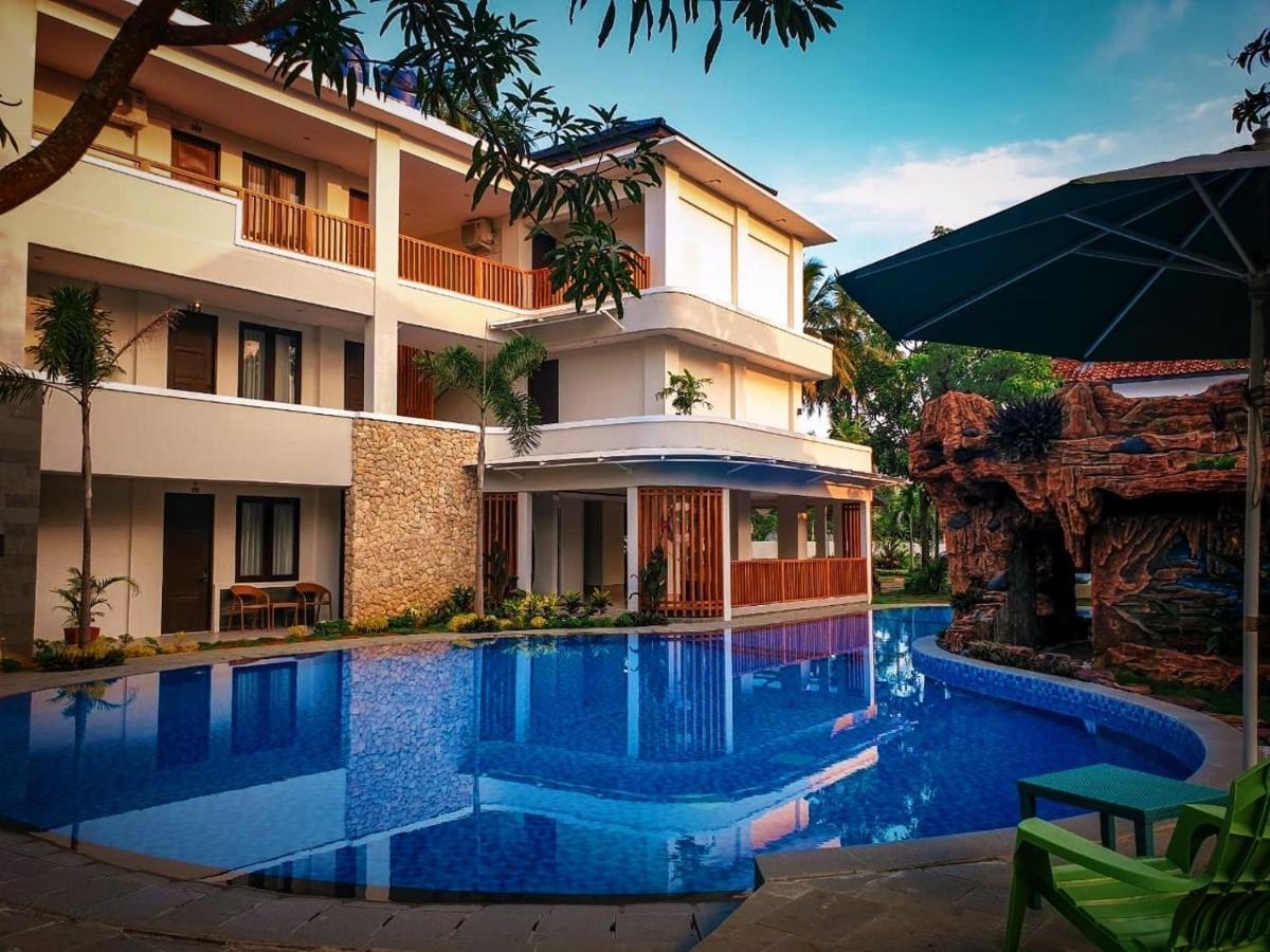 Long Beach Hotel Pangandaran Kültér fotó