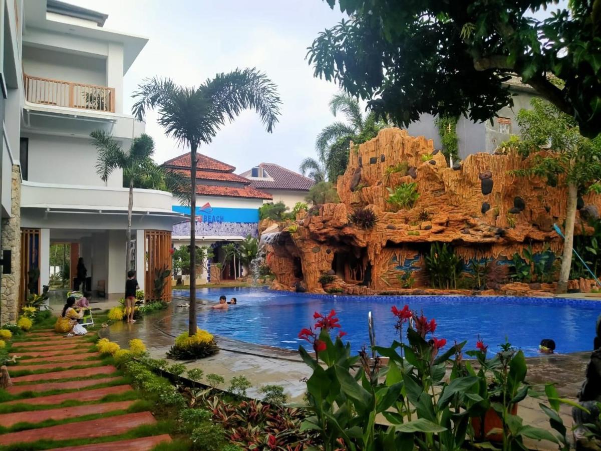 Long Beach Hotel Pangandaran Kültér fotó