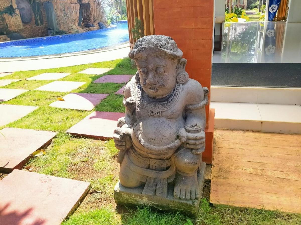 Long Beach Hotel Pangandaran Kültér fotó