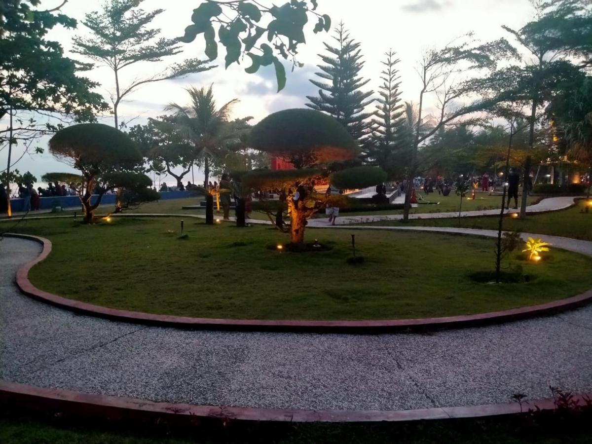 Long Beach Hotel Pangandaran Kültér fotó