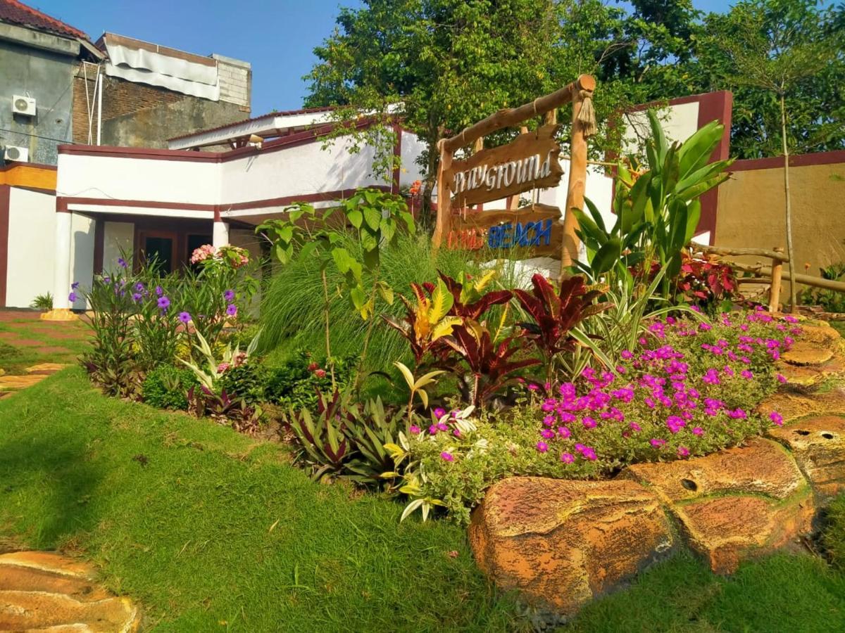 Long Beach Hotel Pangandaran Kültér fotó