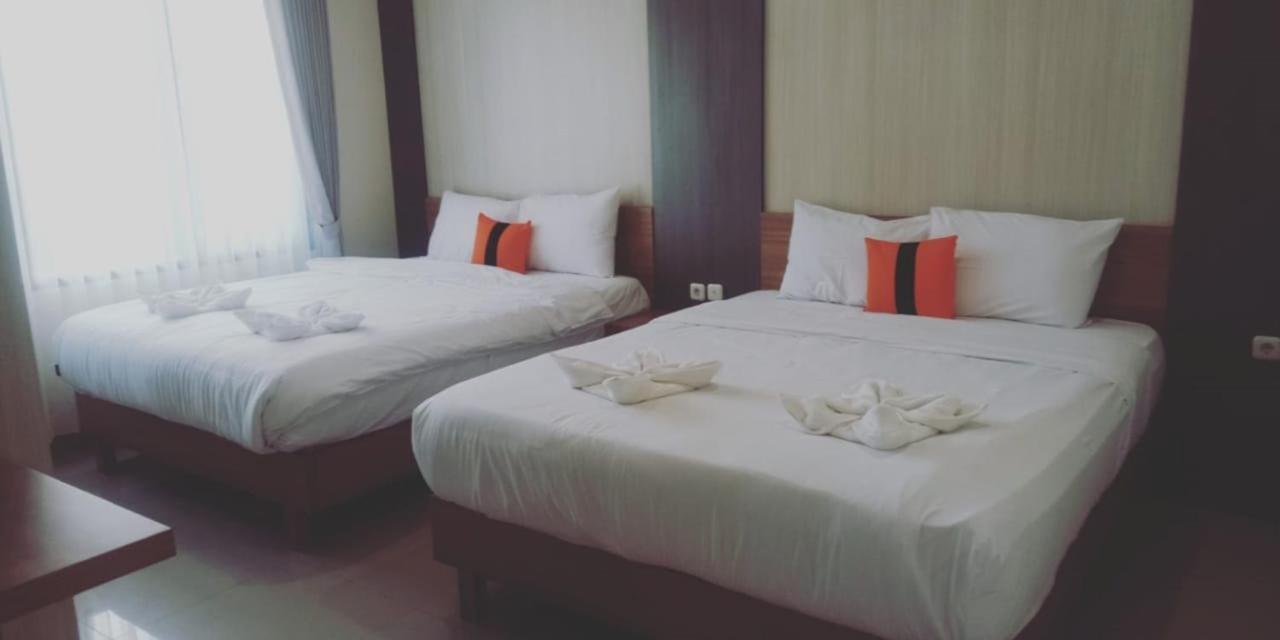 Long Beach Hotel Pangandaran Kültér fotó